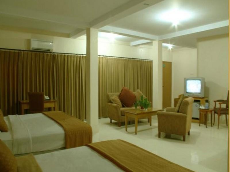 Hotel Kalisma Giacarta Esterno foto